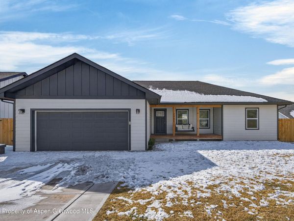 2201 Grand Avenue, Silt, CO 81652