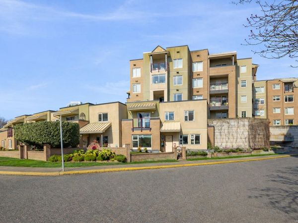 33 Songhees Rd , Unit 10, Victoria, BC V9A 7M6