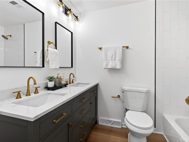 262 Laurel Oak Drive, Washington Township, OH 45459 Photo 3