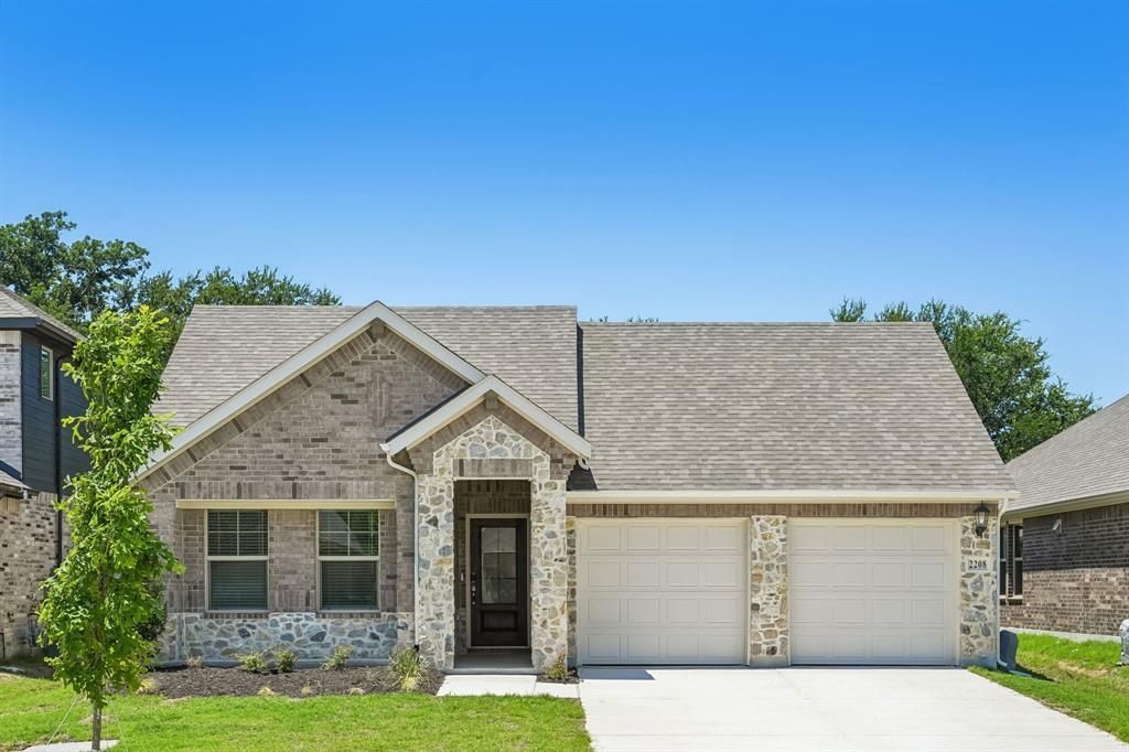 2208 Nicole Drive, Denton, TX 76208 Main Photo