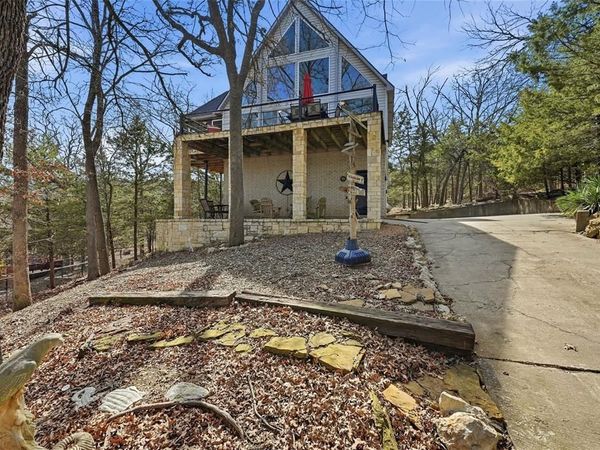 102 Hacienda Drive, Pottsboro, TX 75076