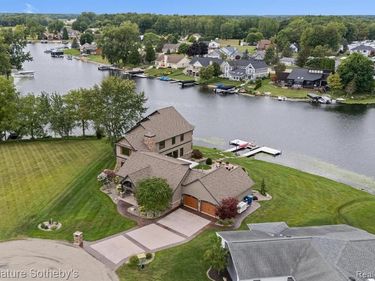728 Blackfoot Court, Kinderhook Twp, MI 49036