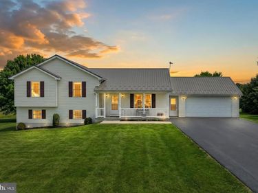 1975 SMITH STATION ROAD, HANOVER, PA 17331