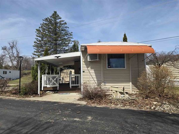 12600 Lake Terrace, Unit 11, Charlevoix, MI 49720