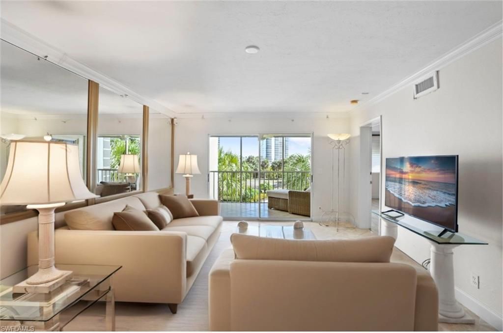 340 Horse Creek Dr, Unit 307, Naples, FL 34110 Photo