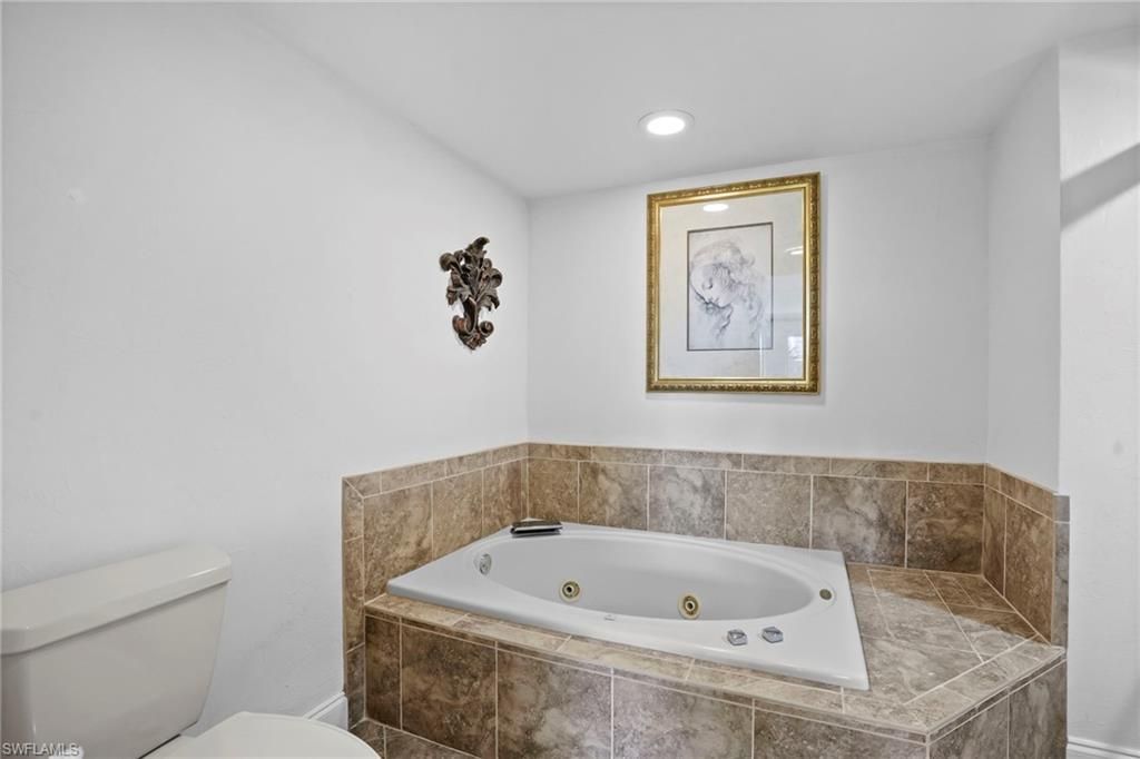 340 Horse Creek Dr, Unit 307, Naples, FL 34110 Photo