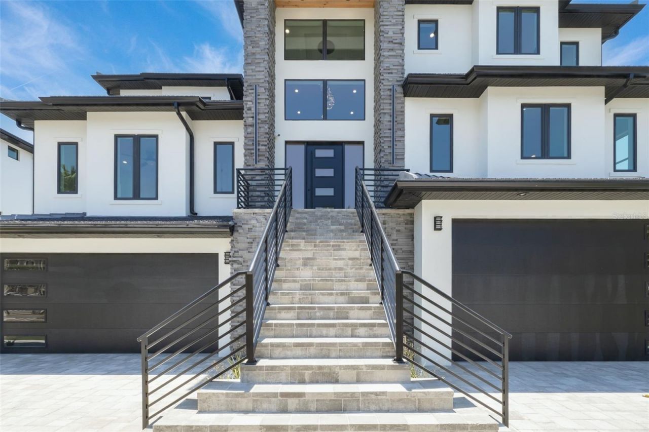 6012 Kipps Colony Drive E, Gulfport, FL 33707 Photo