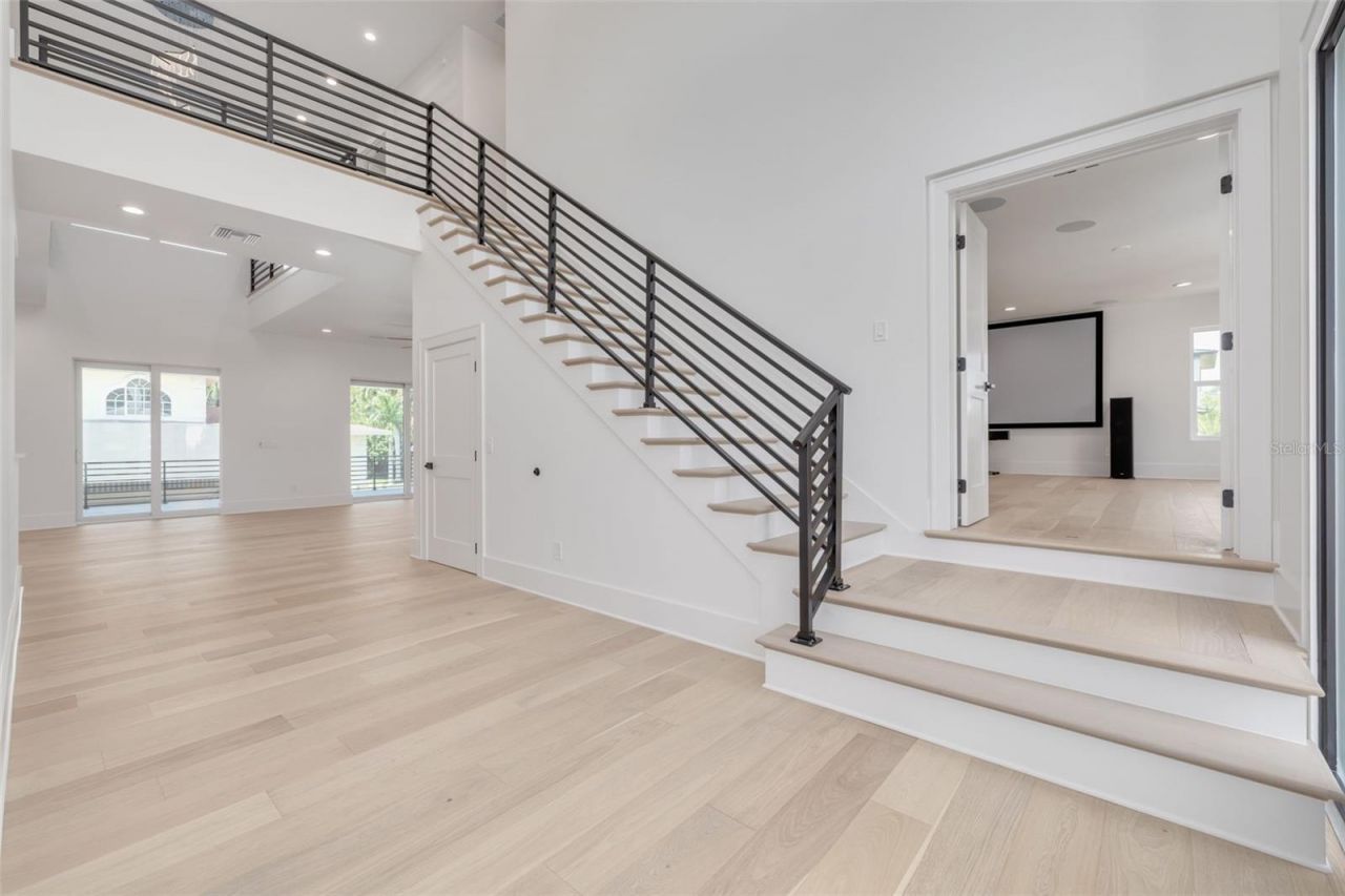 6012 Kipps Colony Drive E, Gulfport, FL 33707 Photo