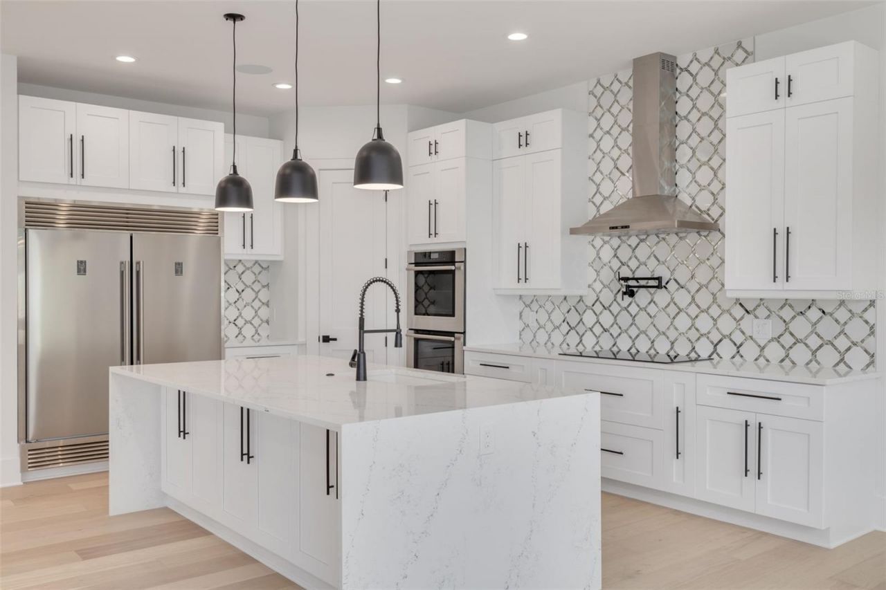 6012 Kipps Colony Drive E, Gulfport, FL 33707 Photo