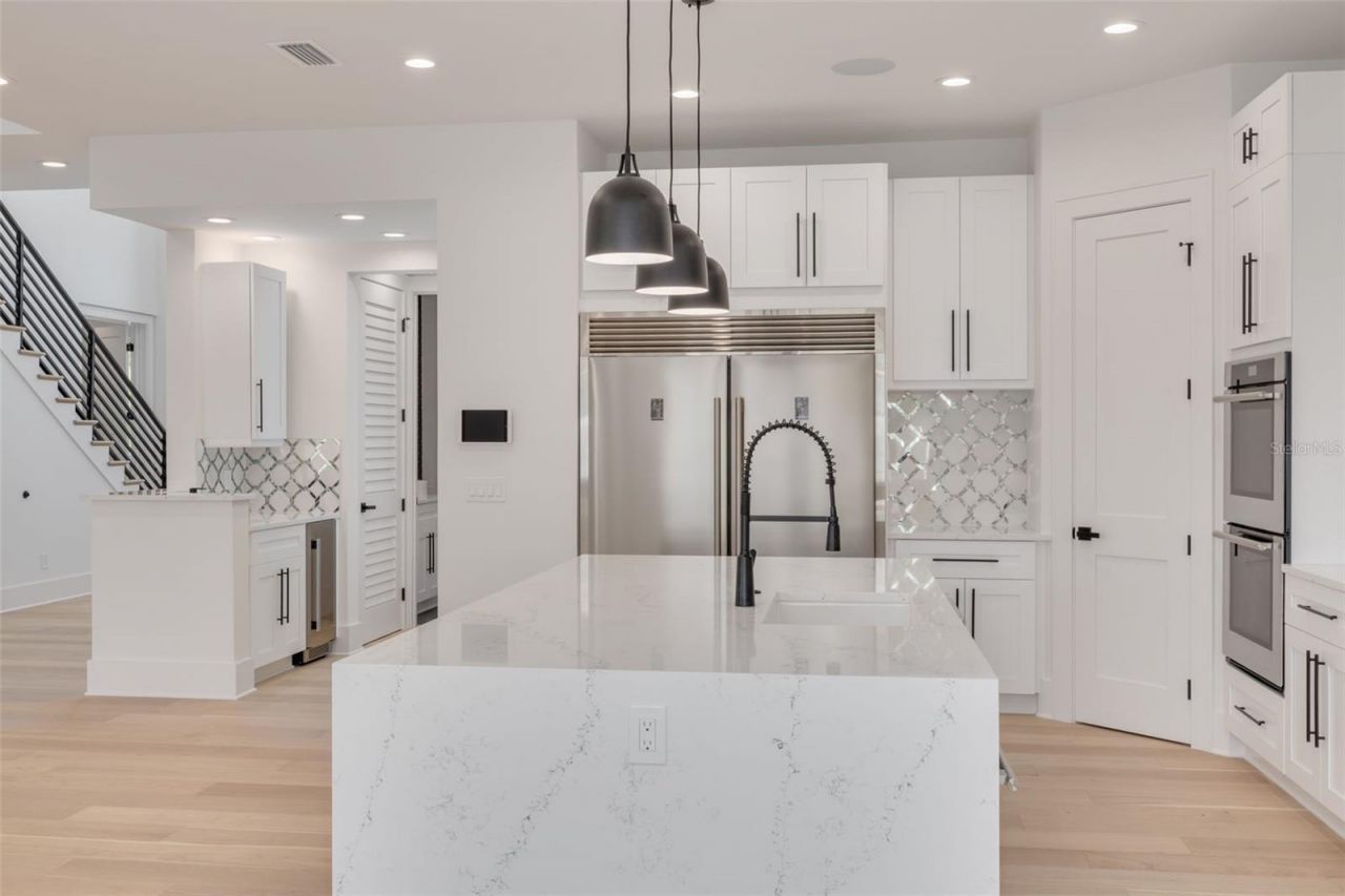 6012 Kipps Colony Drive E, Gulfport, FL 33707 Photo