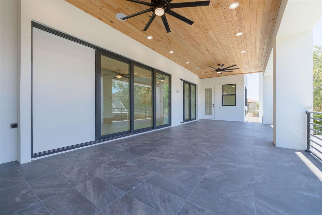 6012 Kipps Colony Drive E, Gulfport, FL 33707 Photo