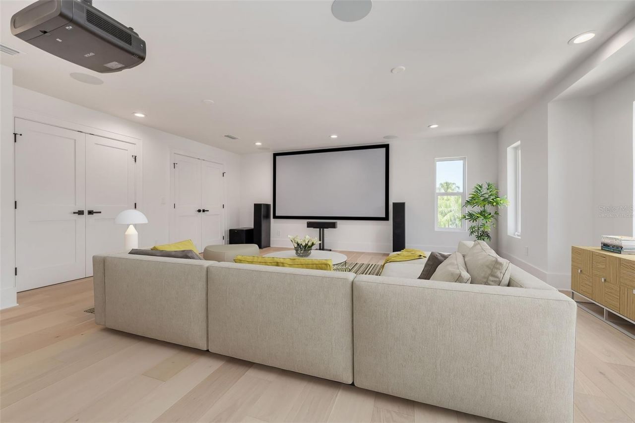 6012 Kipps Colony Drive E, Gulfport, FL 33707 Photo