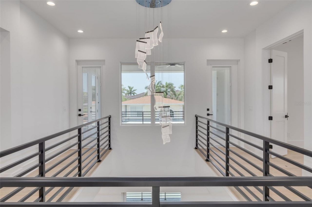 6012 Kipps Colony Drive E, Gulfport, FL 33707 Photo