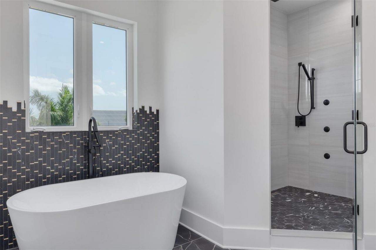 6012 Kipps Colony Drive E, Gulfport, FL 33707 Photo