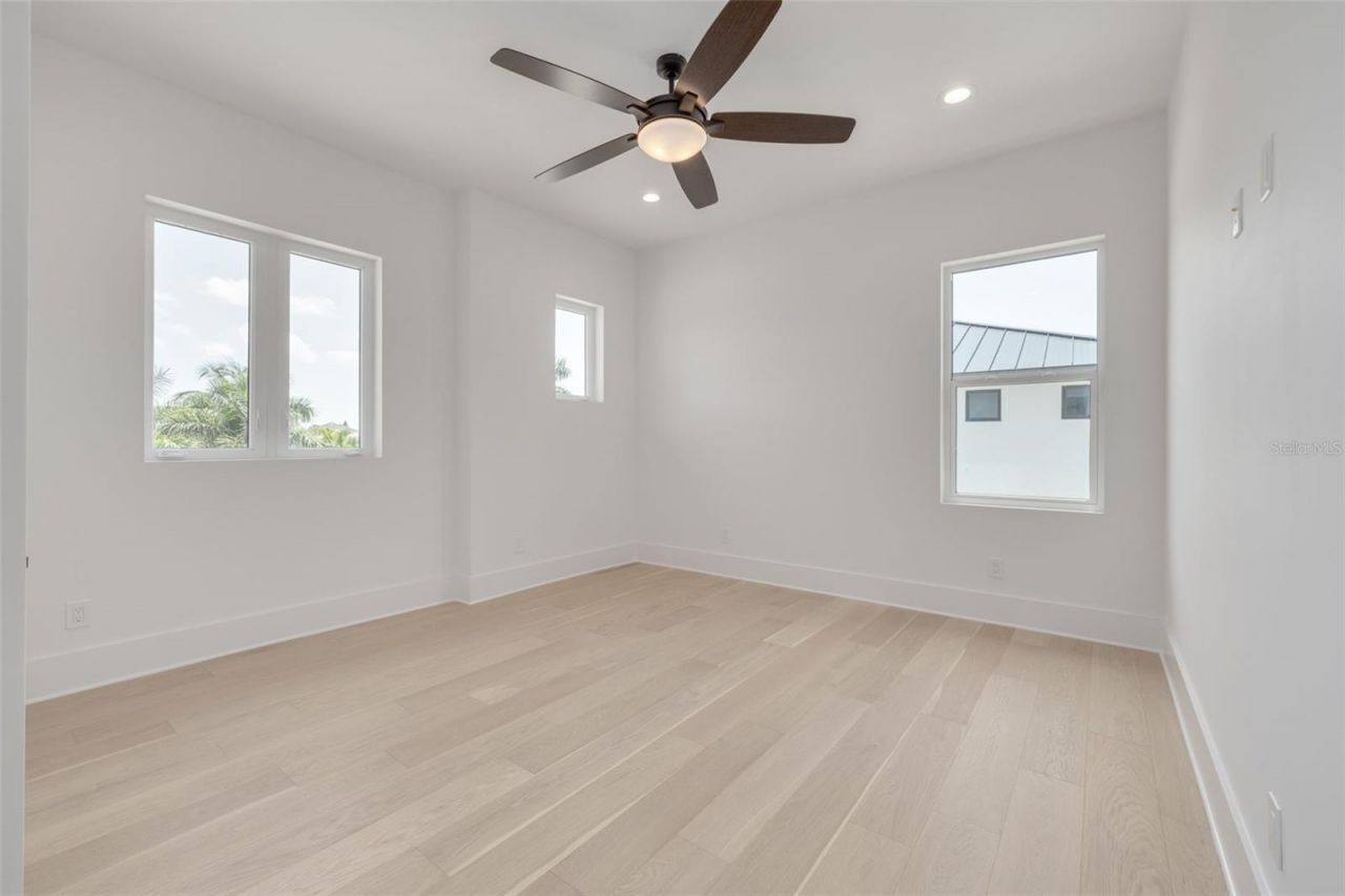 6012 Kipps Colony Drive E, Gulfport, FL 33707 Photo