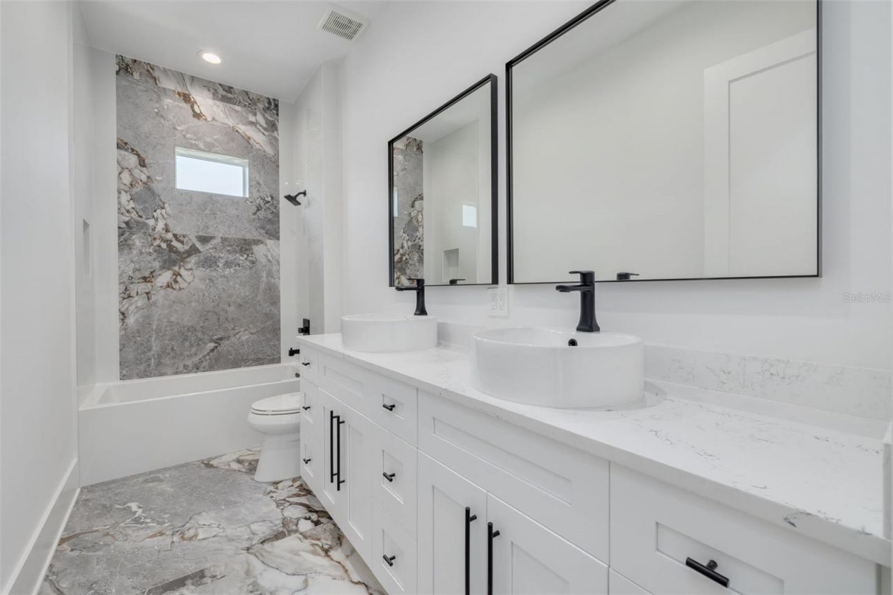 6012 Kipps Colony Drive E, Gulfport, FL 33707 Photo