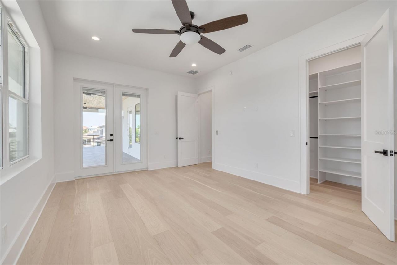 6012 Kipps Colony Drive E, Gulfport, FL 33707 Photo