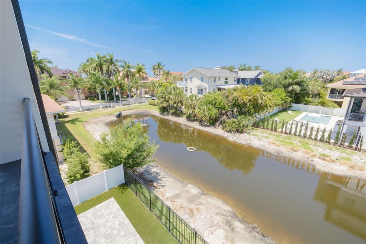 6012 Kipps Colony Drive E, Gulfport, FL 33707 Photo