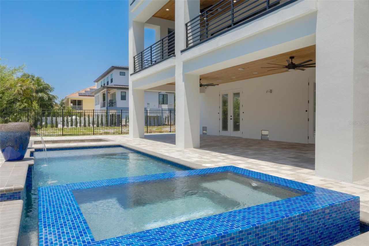 6012 Kipps Colony Drive E, Gulfport, FL 33707 Photo