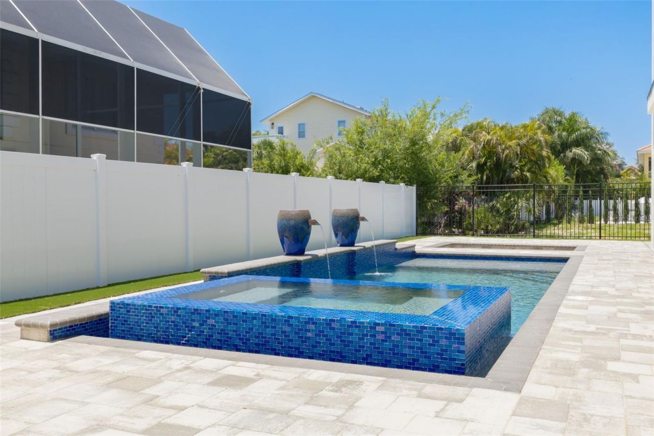 6012 Kipps Colony Drive E, Gulfport, FL 33707 Photo