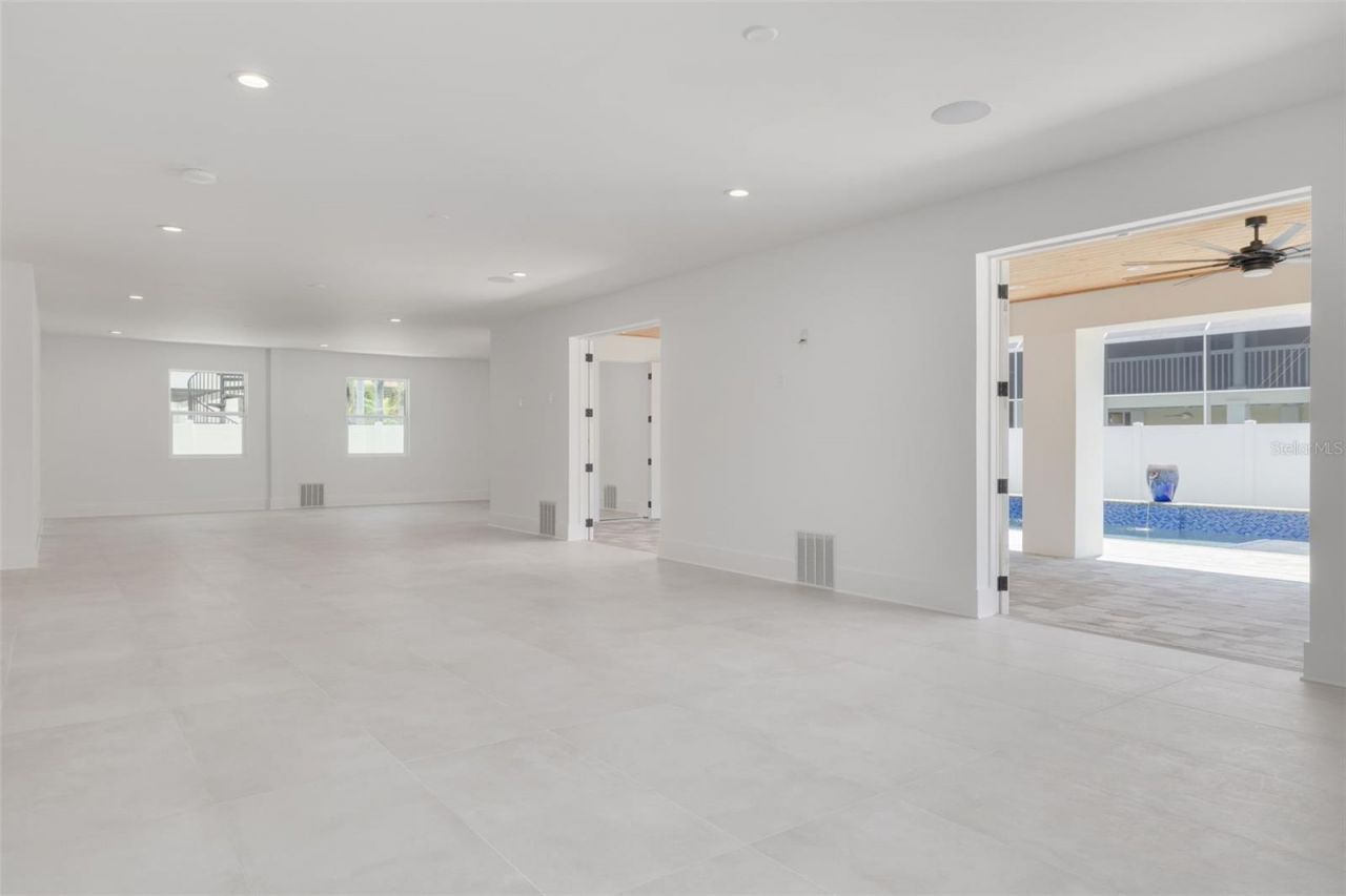 6012 Kipps Colony Drive E, Gulfport, FL 33707 Photo