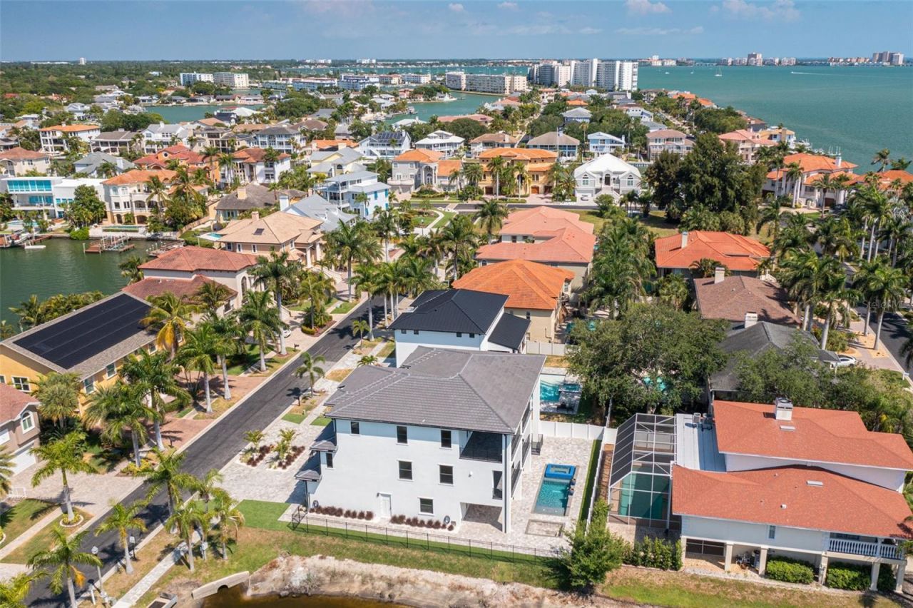 6012 Kipps Colony Drive E, Gulfport, FL 33707 Photo