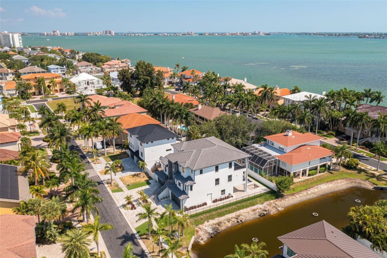 6012 Kipps Colony Drive E, Gulfport, FL 33707 Photo