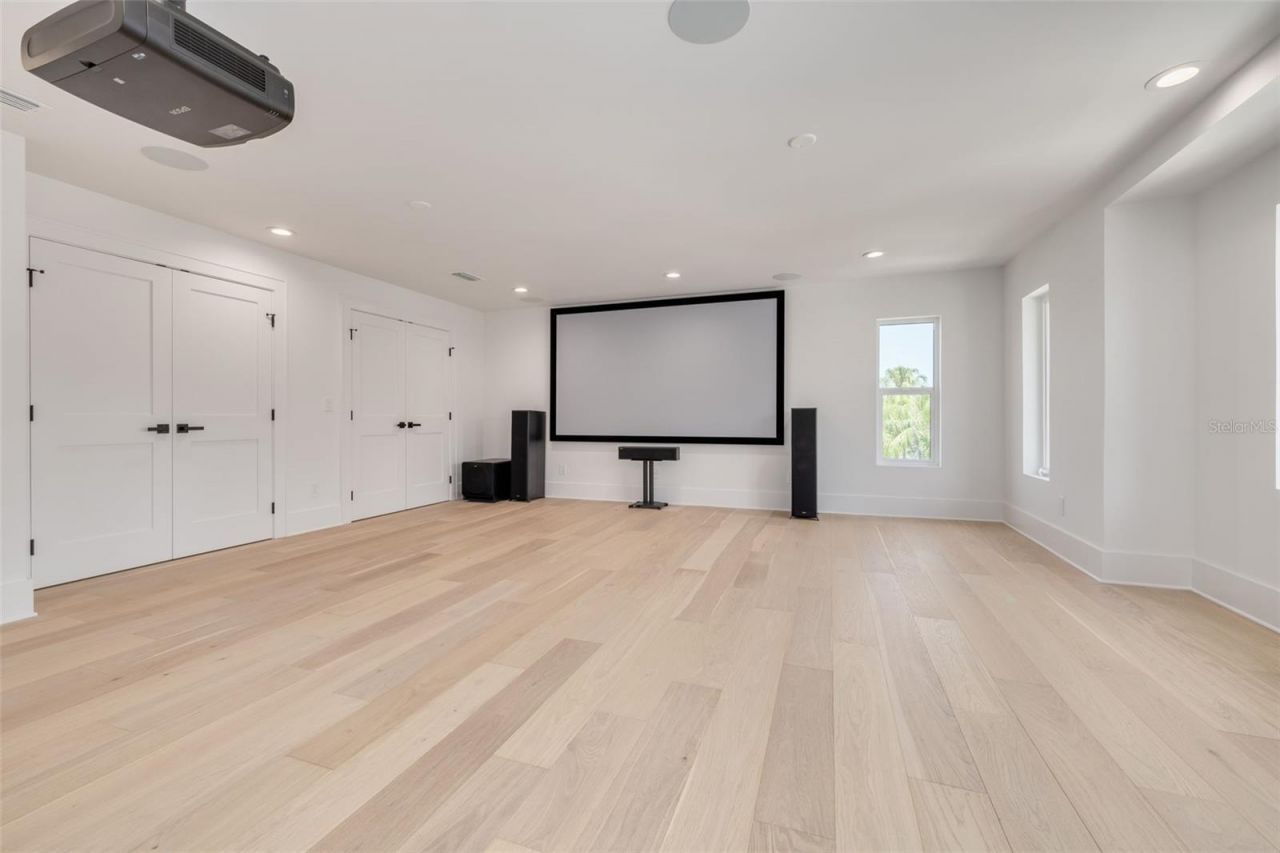 6012 Kipps Colony Drive E, Gulfport, FL 33707 Photo