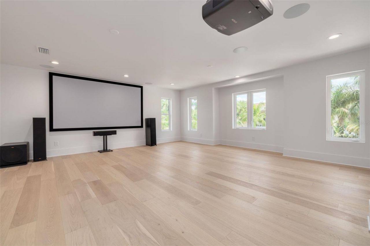 6012 Kipps Colony Drive E, Gulfport, FL 33707 Photo