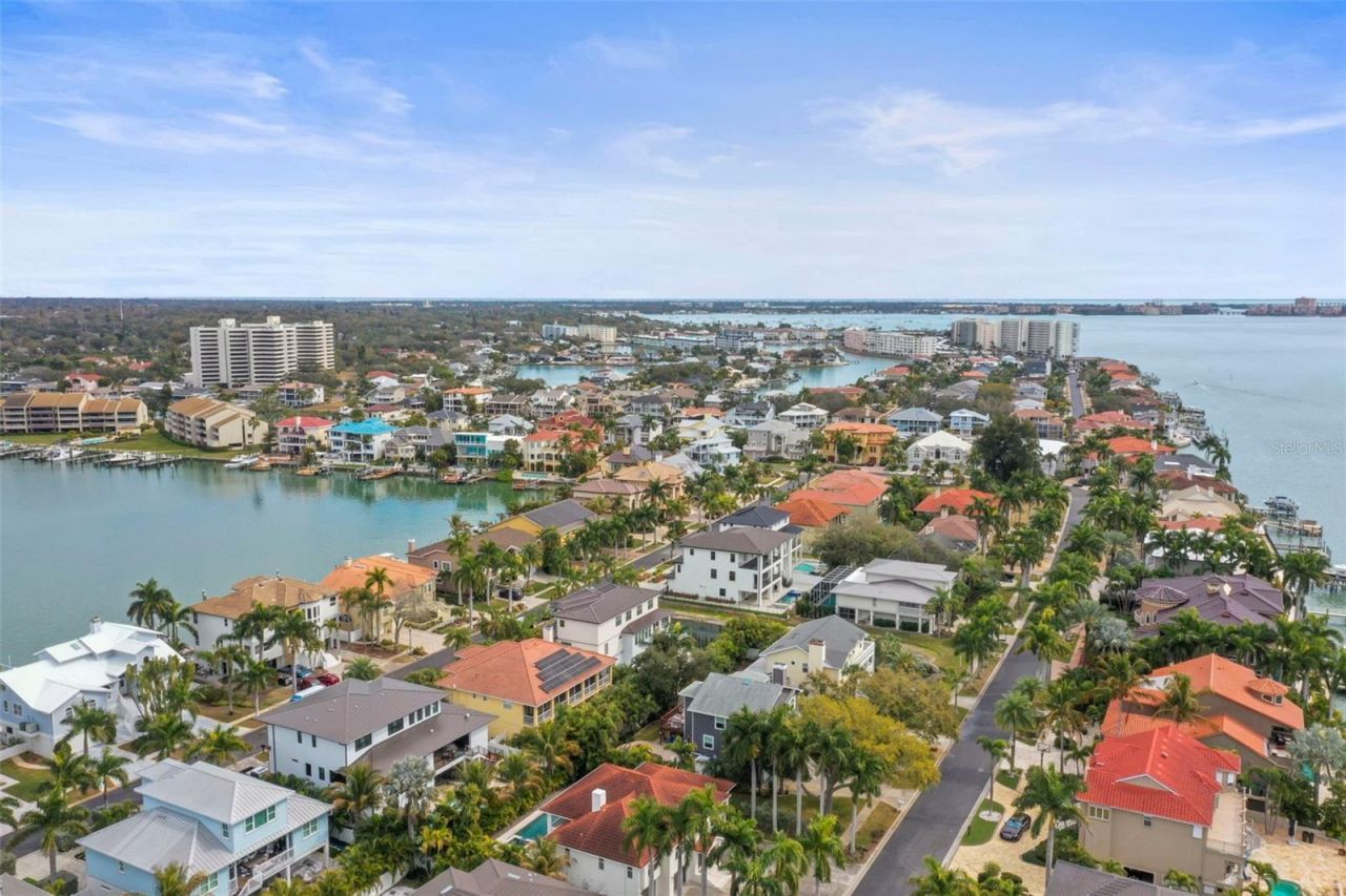 6012 Kipps Colony Drive E, Gulfport, FL 33707 Photo