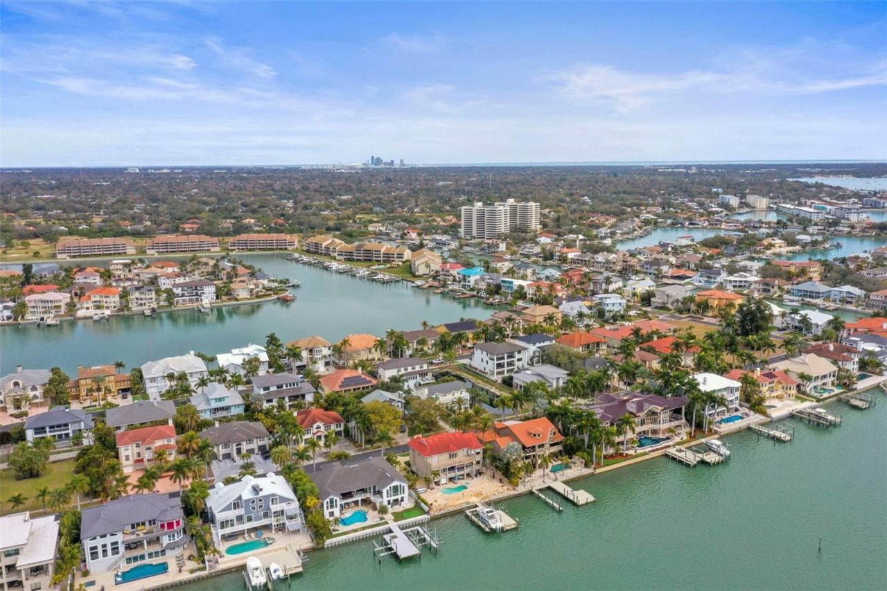 6012 Kipps Colony Drive E, Gulfport, FL 33707 Photo