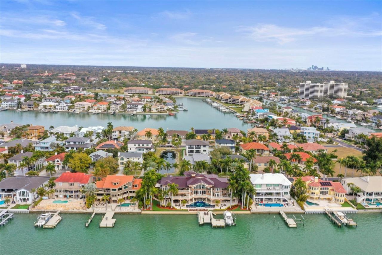 6012 Kipps Colony Drive E, Gulfport, FL 33707 Photo