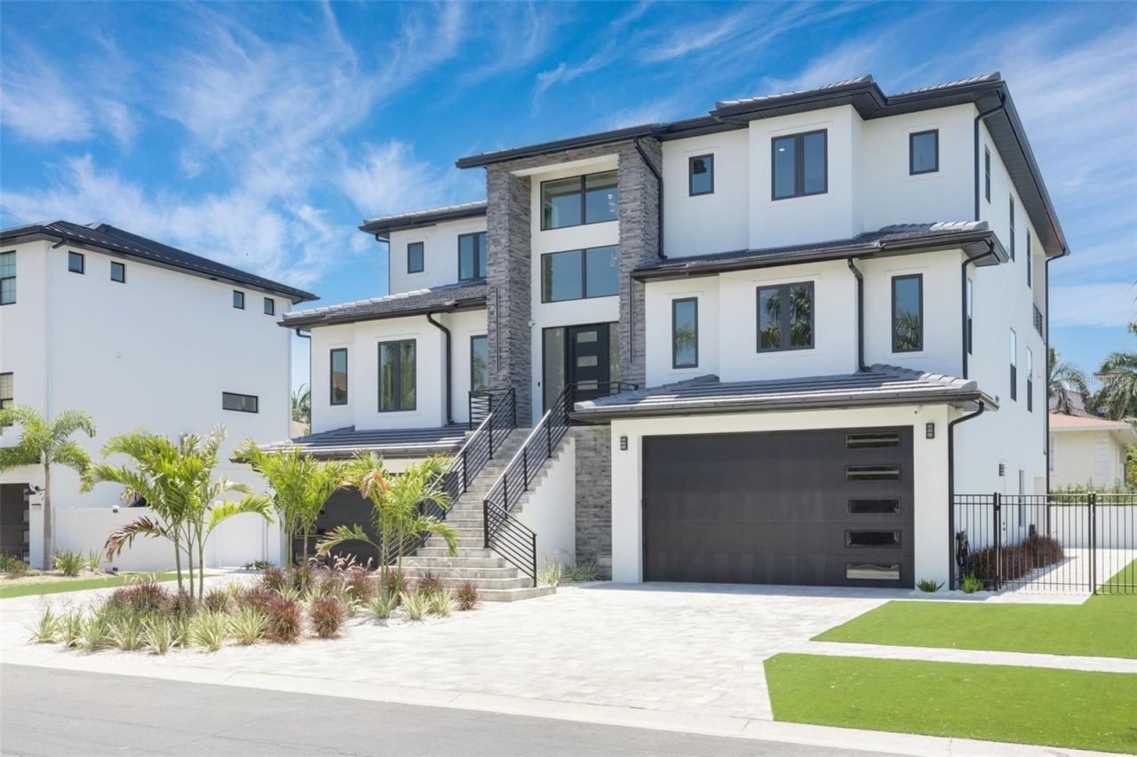 6012 Kipps Colony Drive E, Gulfport, FL 33707 Photo