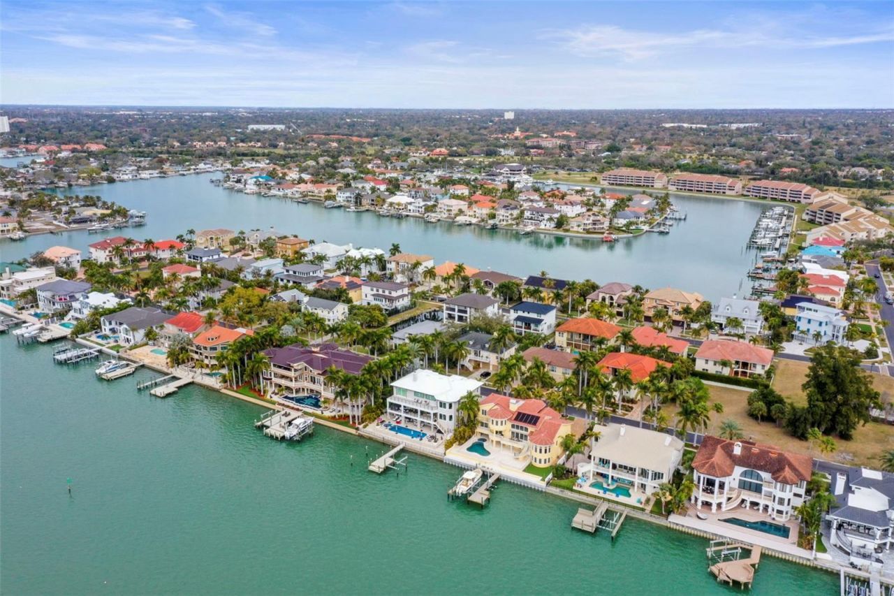 6012 Kipps Colony Drive E, Gulfport, FL 33707 Photo