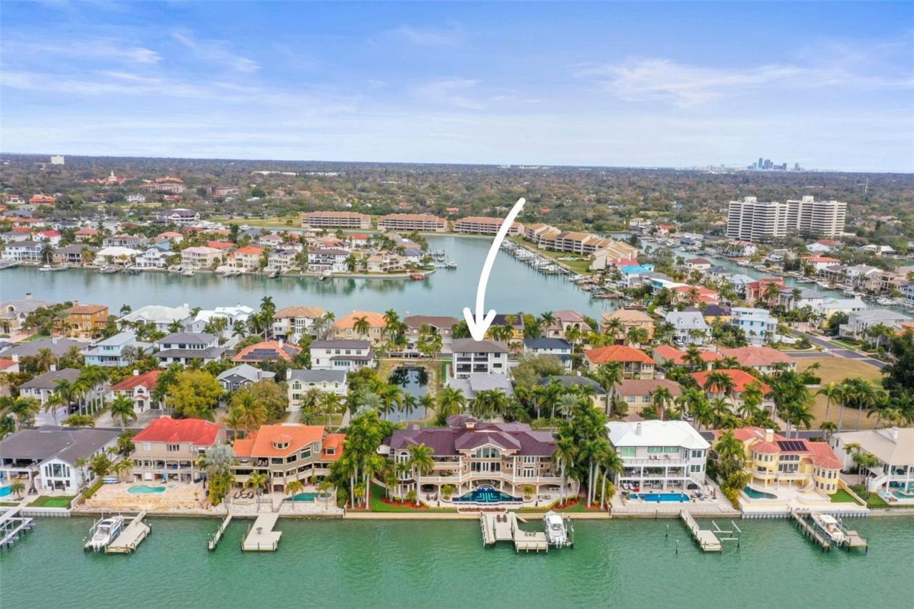 6012 Kipps Colony Drive E, Gulfport, FL 33707 Photo