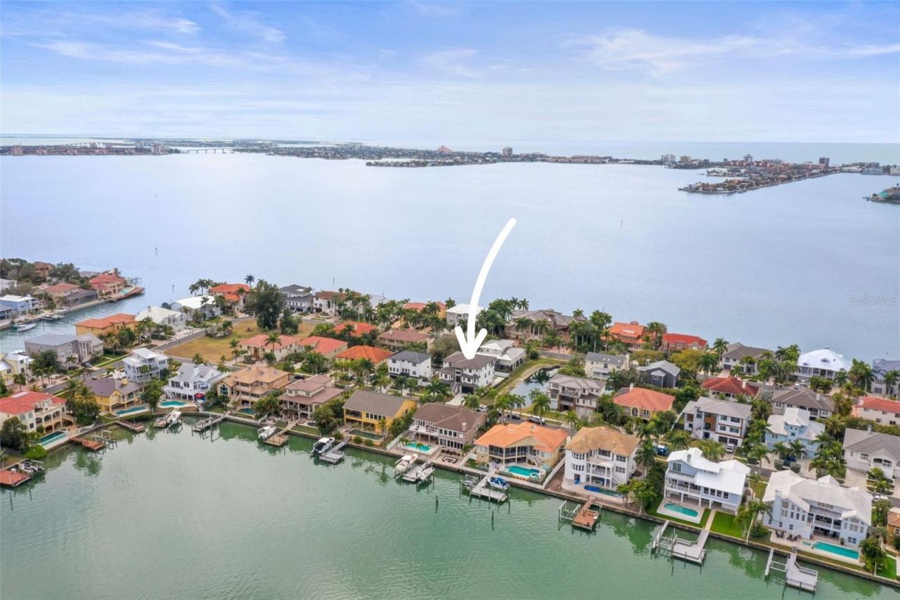 6012 Kipps Colony Drive E, Gulfport, FL 33707 Photo