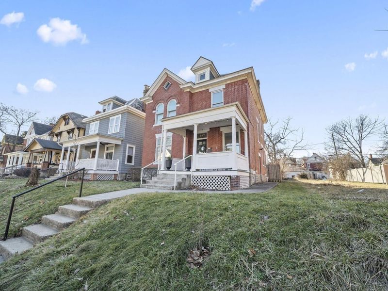 647 Oakwood Avenue, Columbus, OH 43205 Photo 3