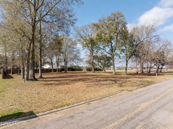 4 Westwood Drive , New Iberia, LA 70563