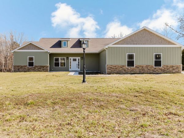 704 Jonathan Lane , Carterville, IL 62918