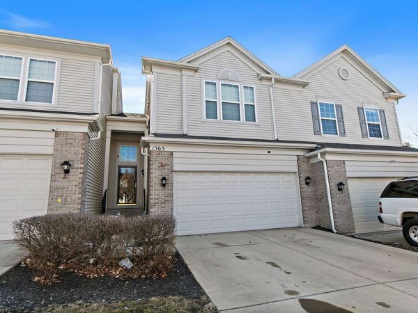 1563 Yellowstone Drive , Streamwood, IL 60107