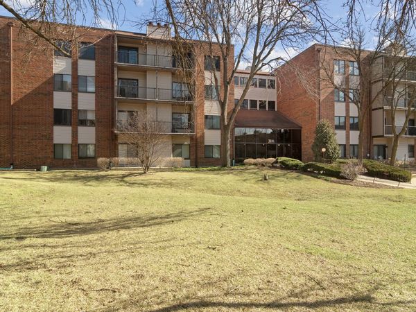 3030 Pheasant Creek Drive , Unit 405, Northbrook, IL 60062