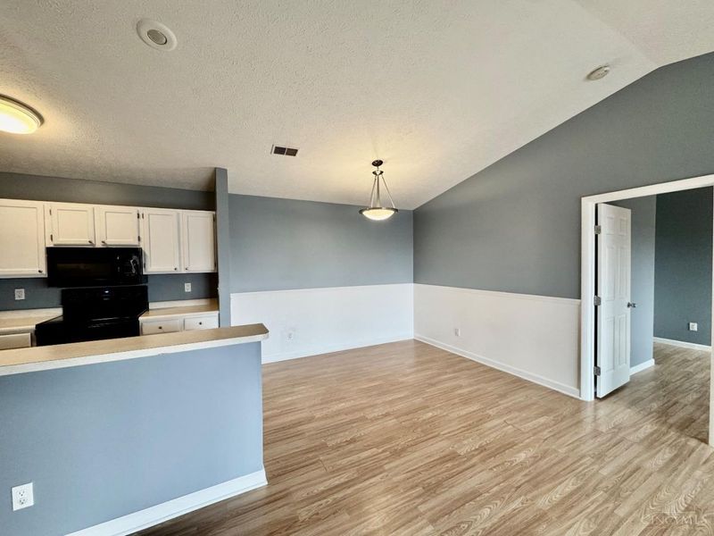 8854 Eagleview Drive, Unit 6, West Chester, OH 45069 Photo 5