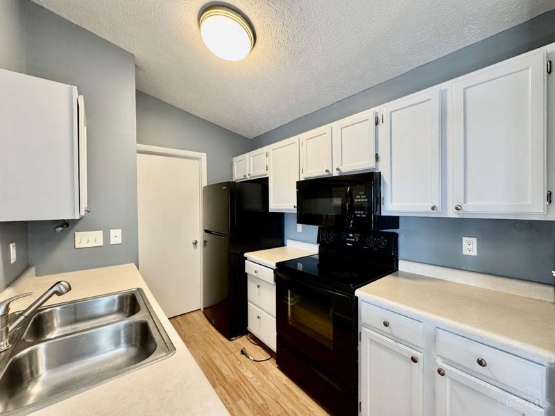 8854 Eagleview Drive, Unit 6, West Chester, OH 45069 Photo 9