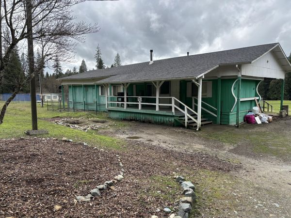 16625 Ford Road, Rogue River, OR 97537