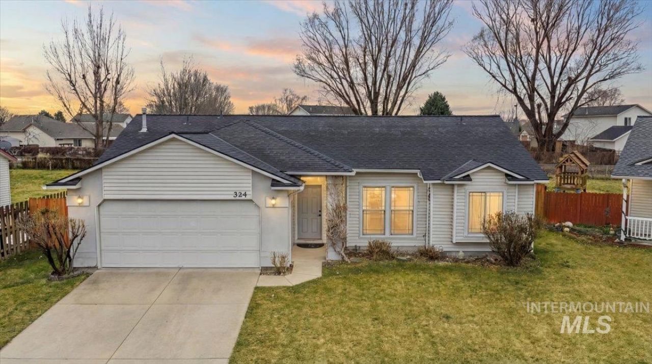 324 N Coppertree Dr, Nampa, ID 83651 Main Photo