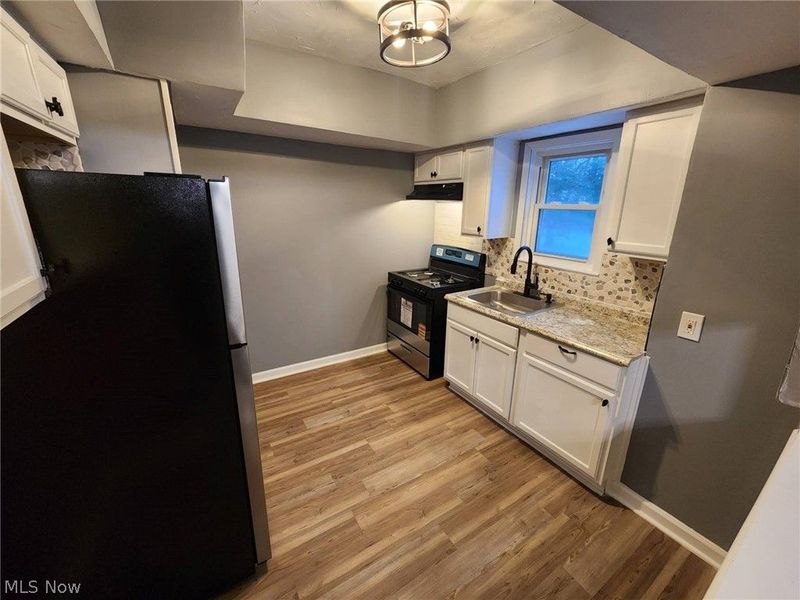 8230 Garfield Boulevard, Cleveland, OH 44125 Photo 11