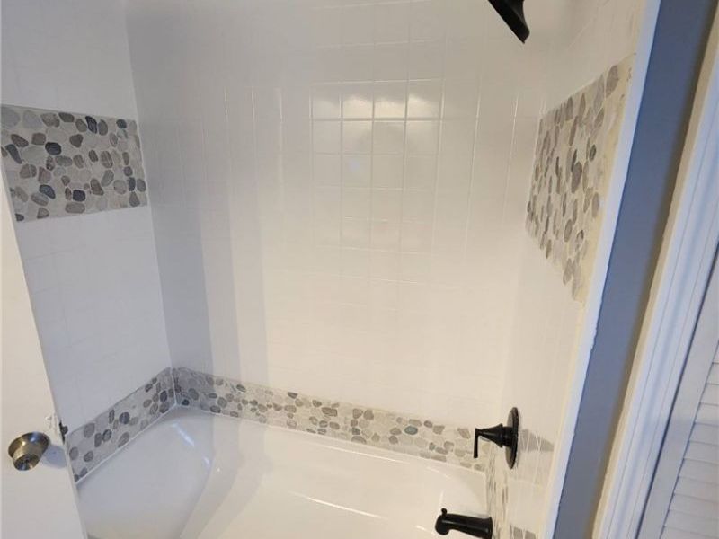 8230 Garfield Boulevard, Cleveland, OH 44125 Photo 26