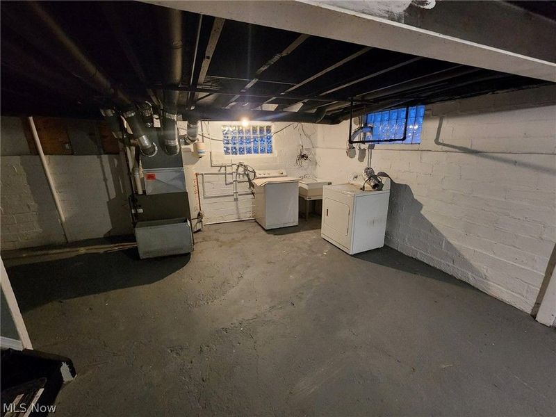 8230 Garfield Boulevard, Cleveland, OH 44125 Photo 29