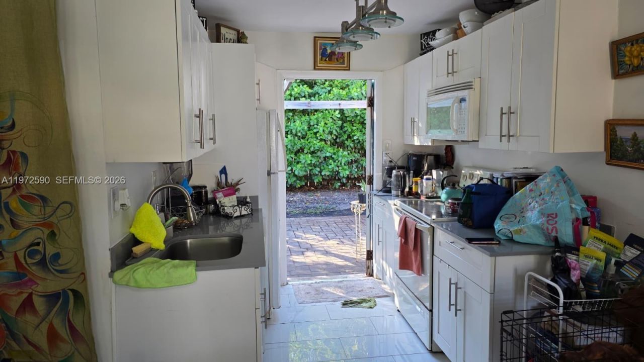 2933 NE 12th Ter , Pompano Beach, FL 33064 Photo