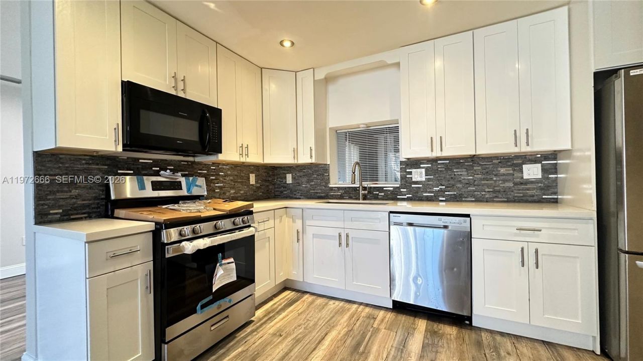 8450 NW 26th St , Sunrise, FL 33322 Photo